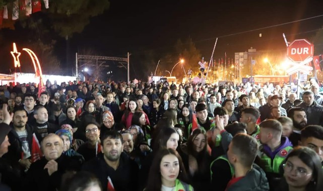 Zeyrek Saruhanlı'da konuştu: 'Korkuyorlar'