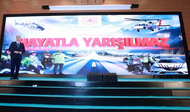 Bakan Yerlikaya açıkladı: Bayram tatilindeki trafik kazalarında 75 kişi hayatını kaybetti, 10 bin 810 kişi yaralandı