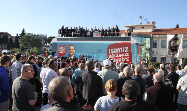 Özgür Özel Kula'da konuştu: 'Milliyetçilik okunu kimseye bırakmayız'