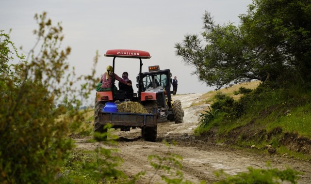Yunusemre'den Yağcılar'da ova yolu çalışması