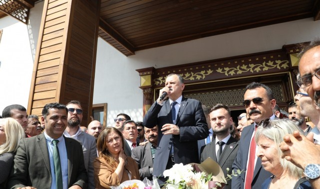 Yunusemre'nin yeni Başkanı Balaban: "Partizanlık yapmaya gelmedik, herkesi kucaklamaya geldik"
