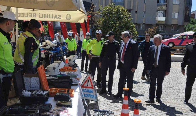 Salihli'de trafik haftası kutlandı