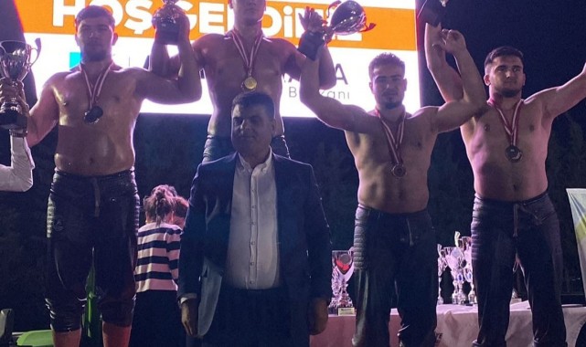 Yunusemreli yağlı güreşçi Özdemir'den altın madalya