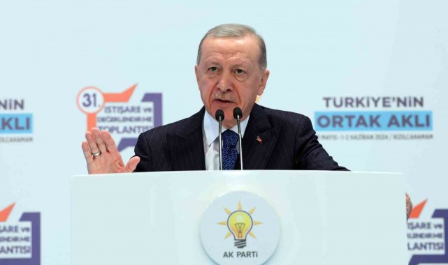 Cumhurbaşkanı Erdoğan: "Biz yeni anayasa konusunda samimiyiz, uzlaşıya açığız, bu meselenin bir siyasi bilek güreşine çevrilmesini de doğru bulmuyoruz"