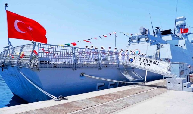 Deniz Kuvvetleri Komutanlığının göz bebeği TCG Büyükada, Kurban Bayramı'nda nöbette