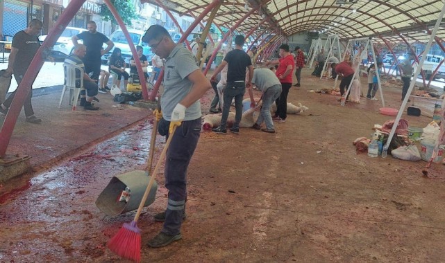 Manisa'da kurban kesim yerlerine anında temizlik