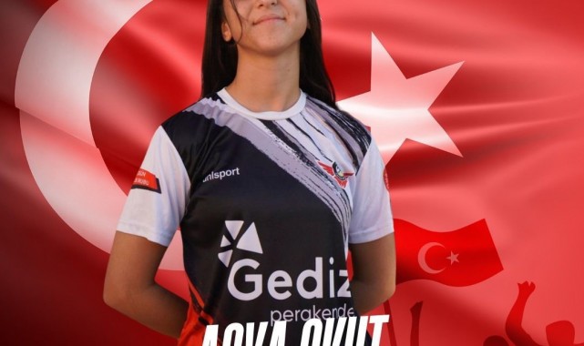 İlçeden spor kulübünün 5 kız futbolcusu milli takıma davet edildi