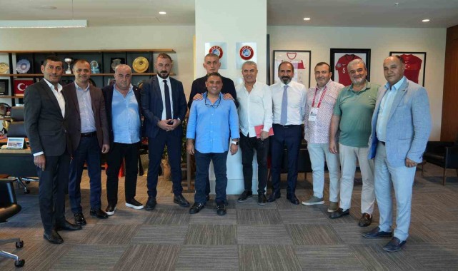 TFF 3. Lig kulüp başkanları, TFF Başkanı Hacıosmanoğlu'nu ziyaret etti