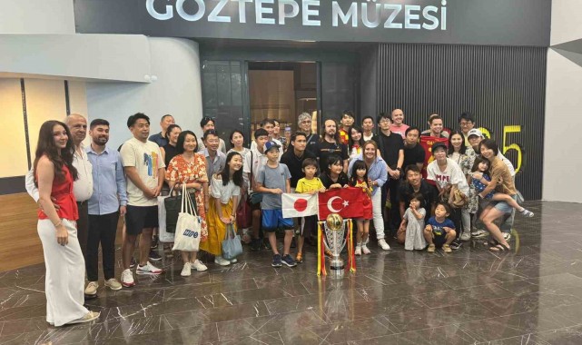 Japonlar, Gürsel Aksel'e akın etti