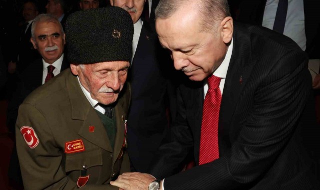97 yaşındaki Kore Gazisi, Erdoğan ile bir araya geldi