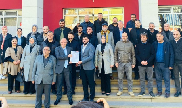 Ak Parti'nin yeni yönetimi mazbatayı aldı