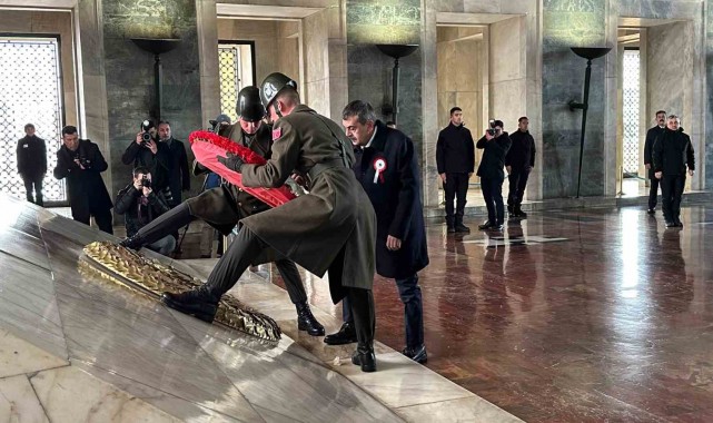 Bakan Tekin, 81 ilden gelen öğretmenlerle Anıtkabir'i ziyaret etti