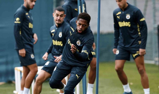 Fenerbahçe, mili oyunculardan yoksun çalıştı