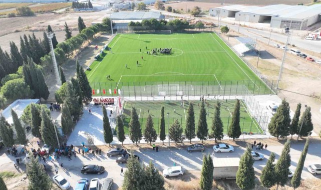 Manisa'ya 245 seyircili yeni futbol sahası kazandırıldı