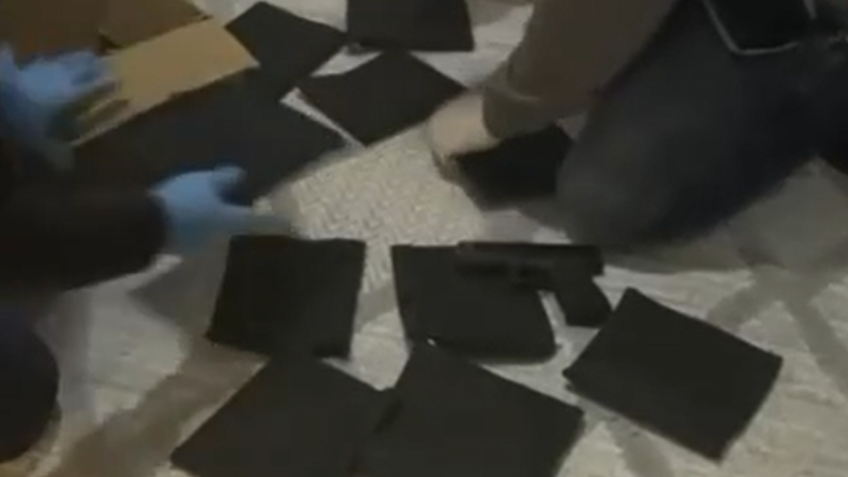 Ruhsatsız silah tacirine operasyon