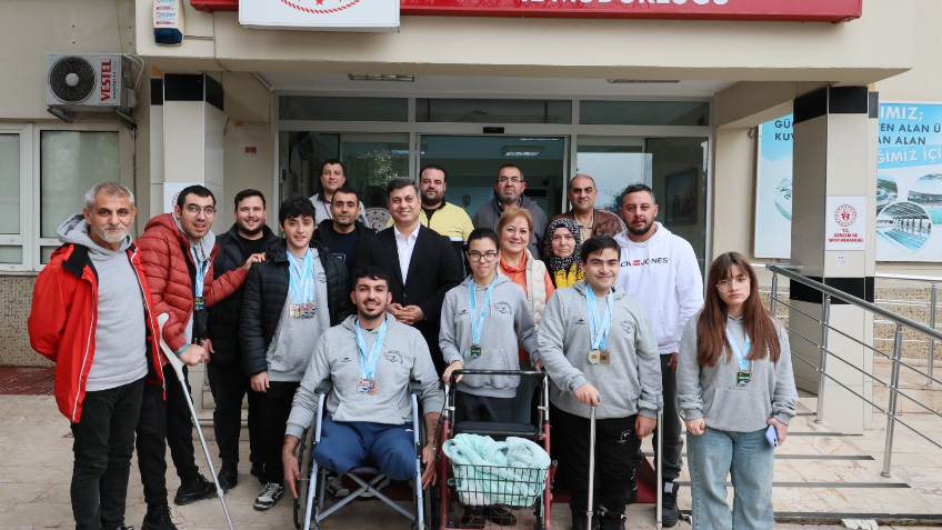Para Yüzücüler Gaziantep’ten Madalyalarla Döndü