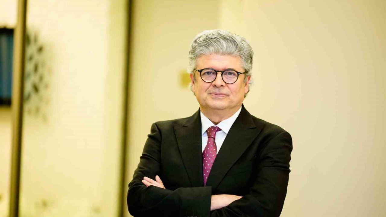 Prof. Dr. Faruk Buyru: “Rahim ağzı kanseri, tarama programları ve aşı ile önlenebiliyor”