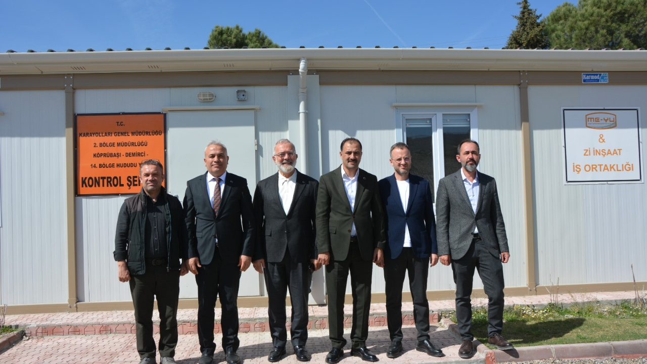 AK Parti'li Yenişehirlioğlu Demirci’de temaslarda bulundu
