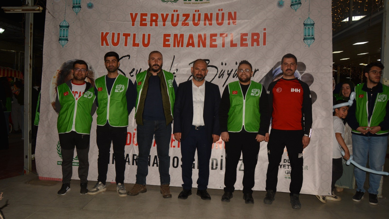 Manisa'daki yetimler unutulmadı