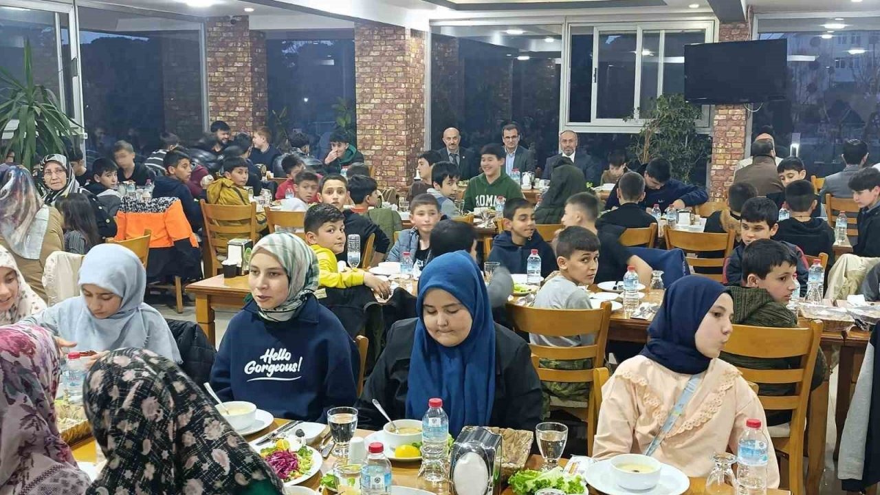 Kaymakam Güldoğan, Kur’an Kursu öğrencileriyle iftar yaptı