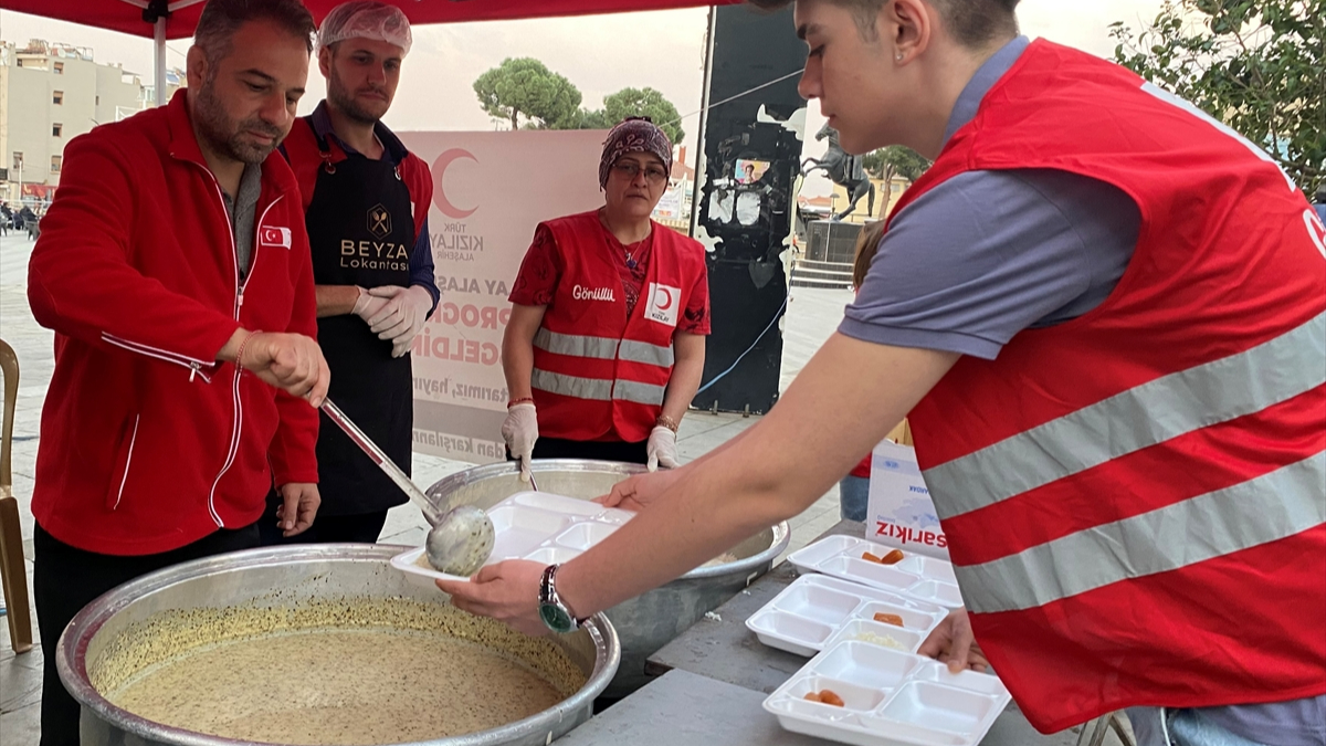 Türk Kızılay, Alaşehir'de ramazanda 11 bin kişilik iftar verdi