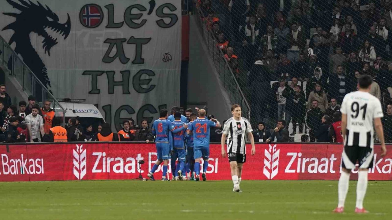 Beşiktaş evinde Göztepe’ye yine kaybetti