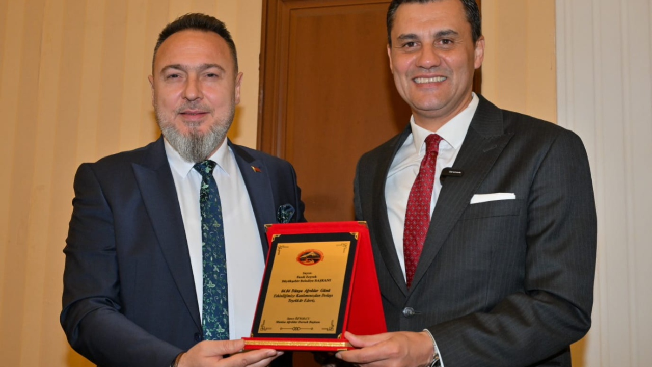 Başkan Zeyrek, Manisa Ağrılılar Derneği üyeleri ile bir araya geldi