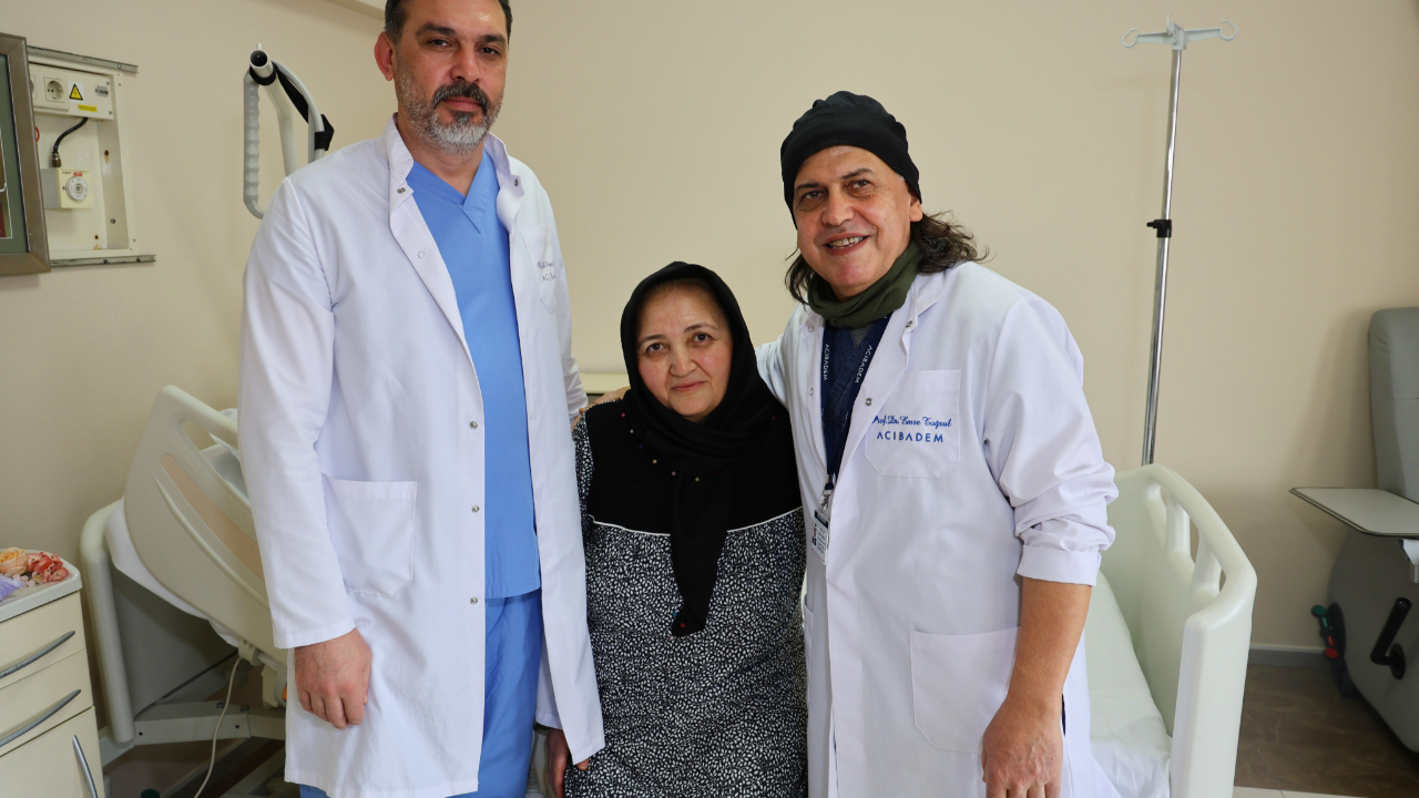 Yapay zeka ameliyata girdi: Kalça protezi operasyonunda ilk kez kullanıldı