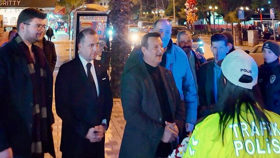 MHP Turgutlu teşkilatından emniyet ekiplerine ziyaret