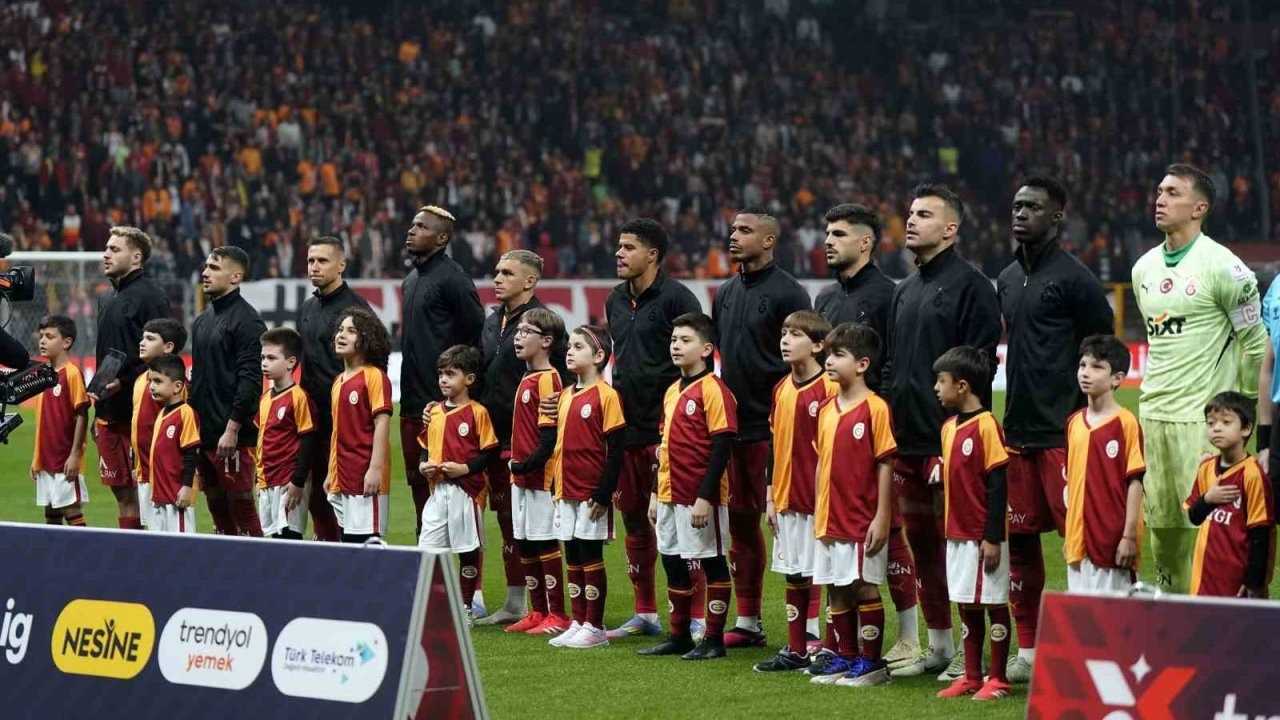 Galatasaray evindeki yenilmezliğini 15’e çıkardı