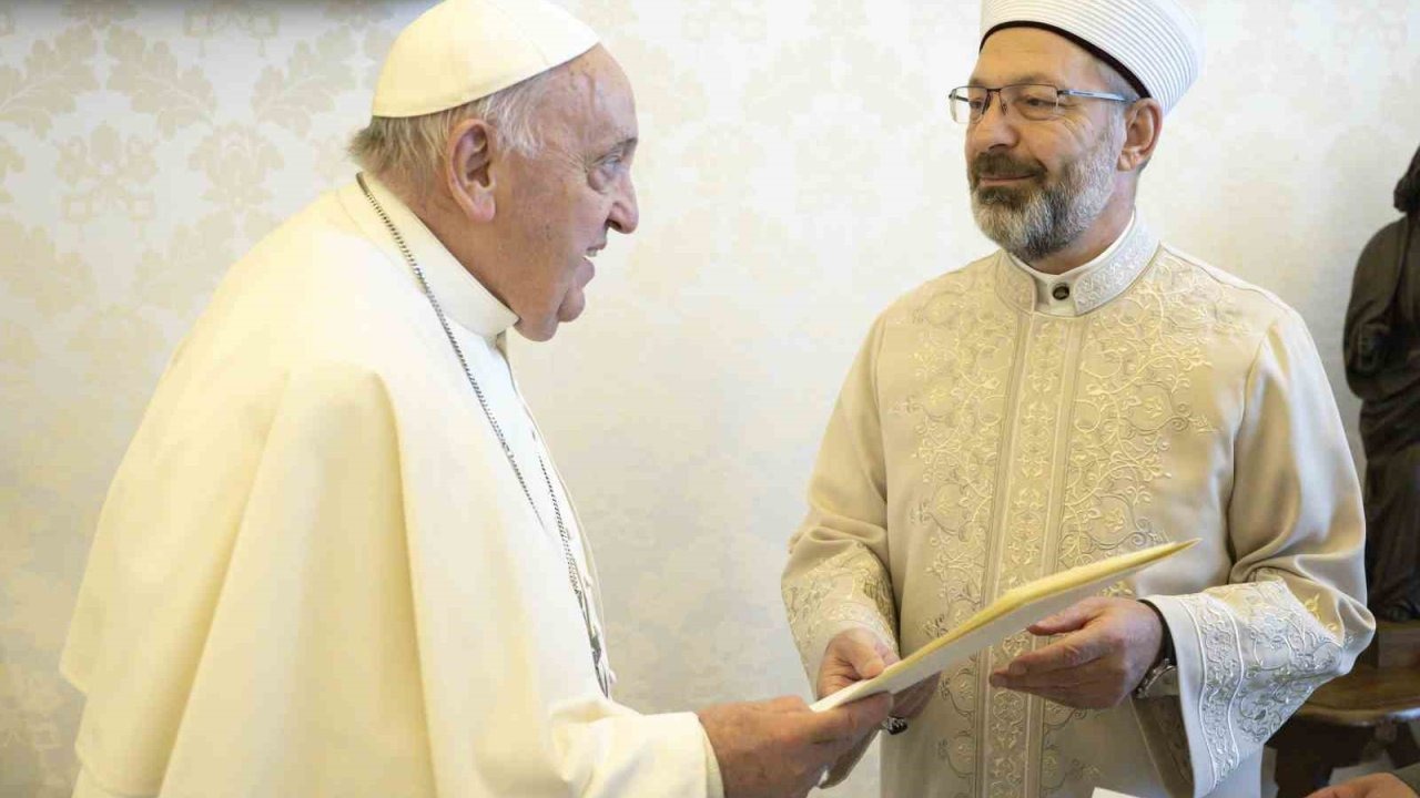 Diyanet İşleri Başkanı Erbaş’tan, Papa Franciscus için taziye mesajı