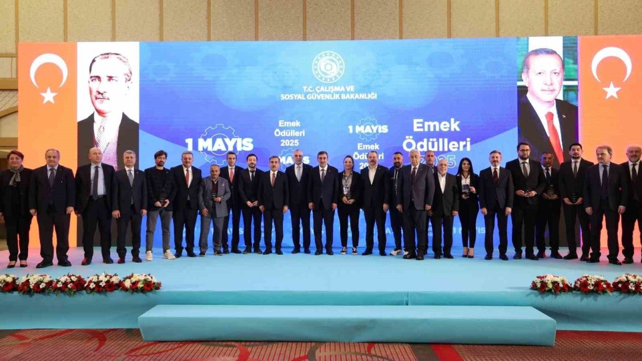 Bakan Işıkhan: "Hayata geçirmiş olduğumuz her politikanın arkasında geleceğimizi aydınlatan işçilerimiz var"