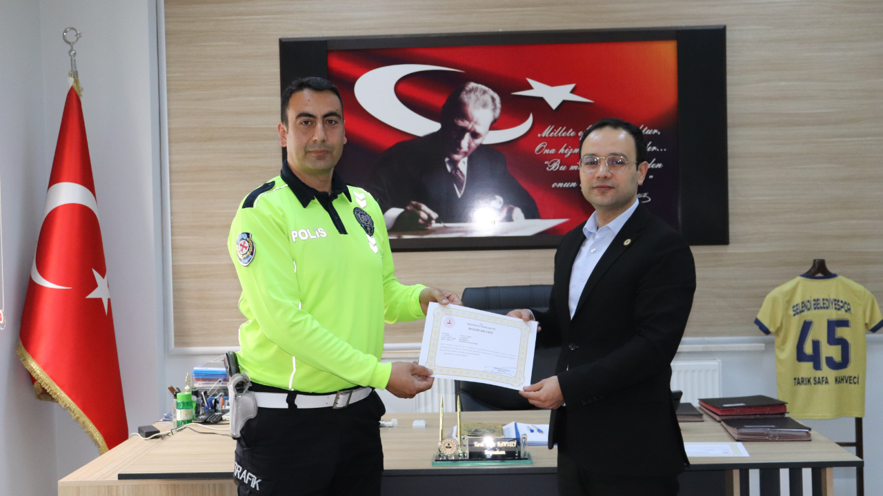 Selendi’de polis ve jandarma personeline başarı belgesi verildi