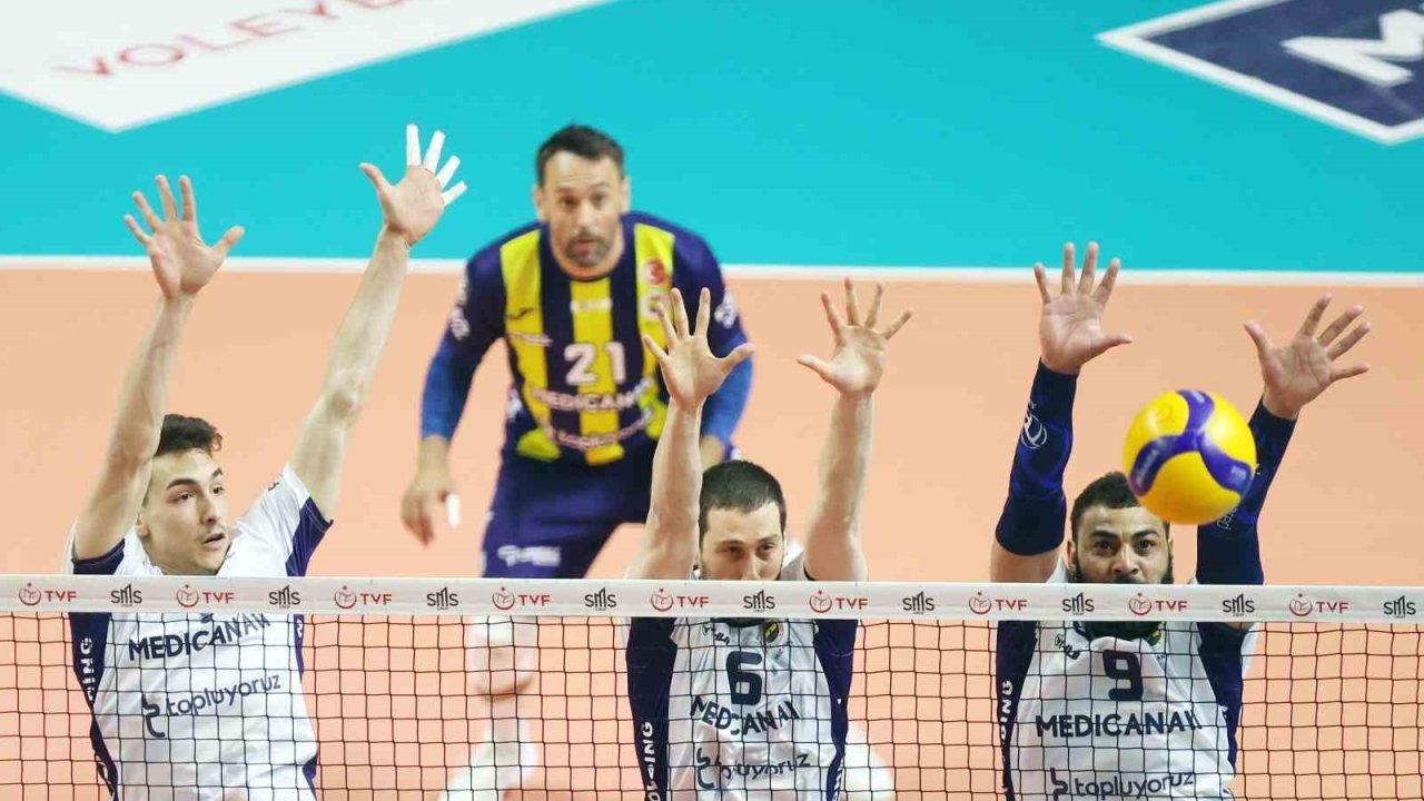 Fenerbahçe sezonu 3. sırada tamamladı