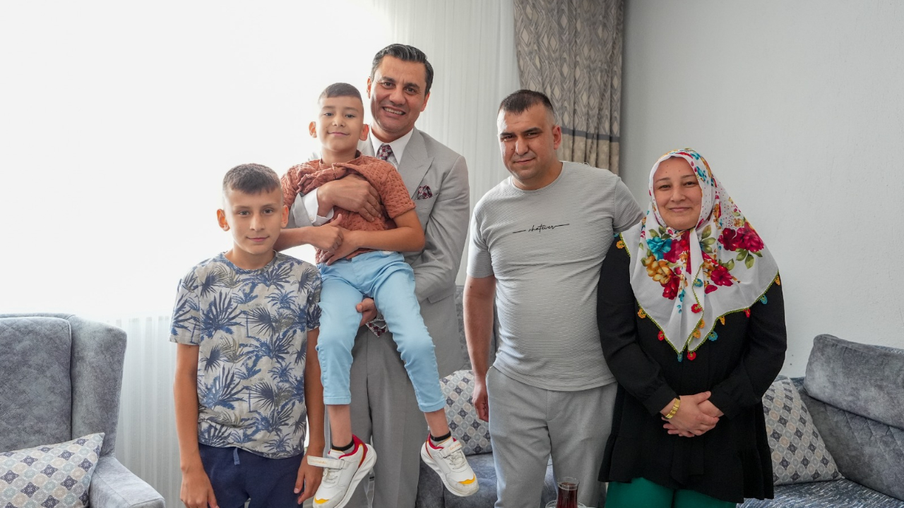 Başkan Zeyrek’ten Küçük Ali’ye Bayram Sürprizi