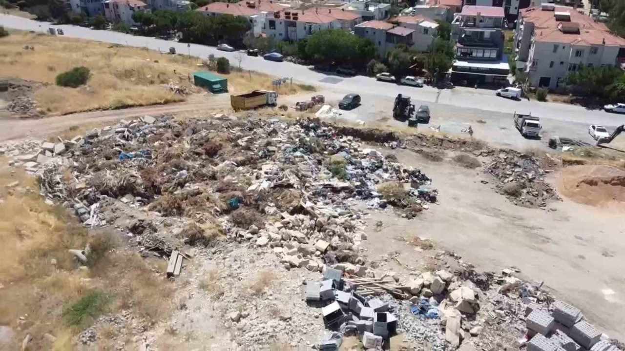 Foça’da gezi rotası önce çöplük sonra deniz
