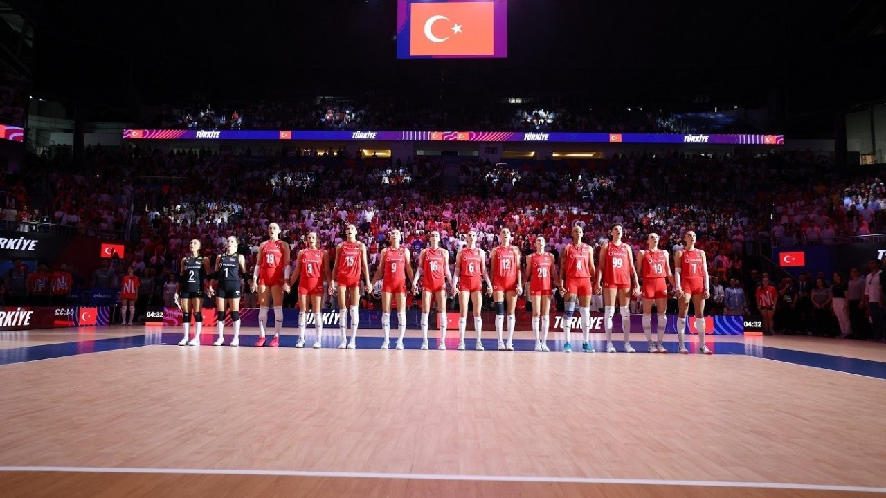 A Milli Kadın Voleybol Takımı, Polonya’ya gitti