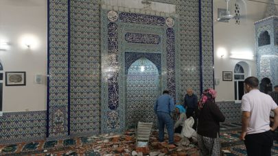 Manisa'da cami mihrabının tacı düştü! 1 ölü 1 yaralı