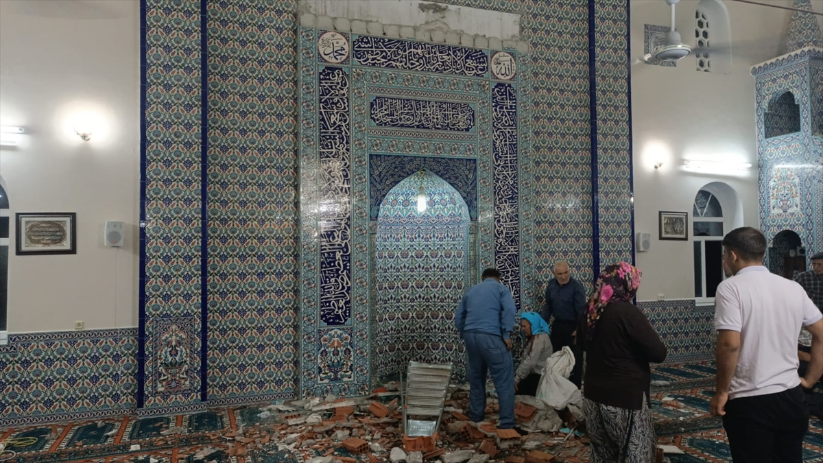 Manisa'da cami mihrabının tacı düştü! 1 ölü 1 yaralı