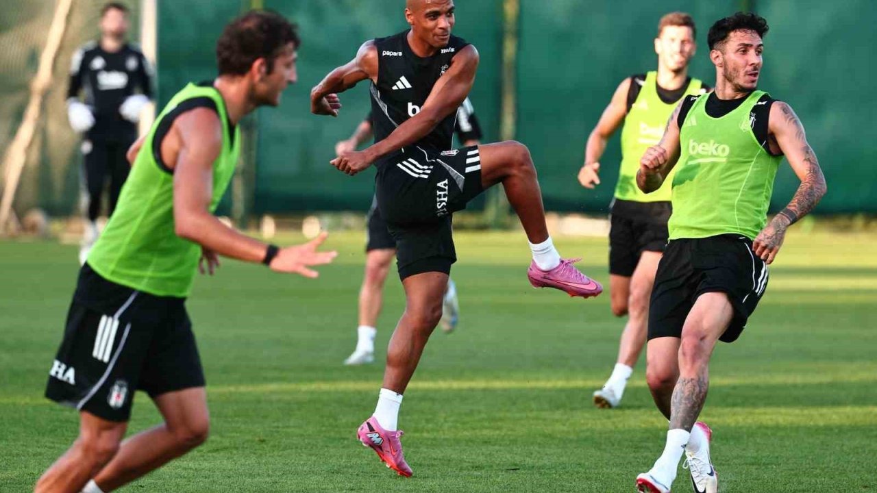 Beşiktaş, Başakşehir maçı hazırlıklarını çift antrenmanla sürdürdü