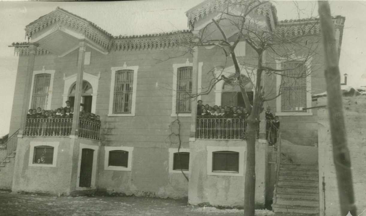 YOK OLAN BİR YAPI: HİLAL İLKOKULU