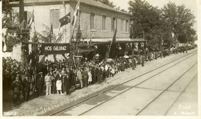 ATATÜRK VE TURGUTLU