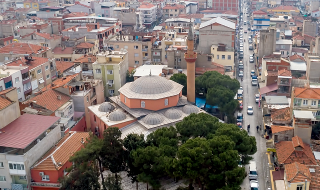 BÜYÜYEN TURGUTLU VE BİR SEMBOL: PAZAR CAMİİ