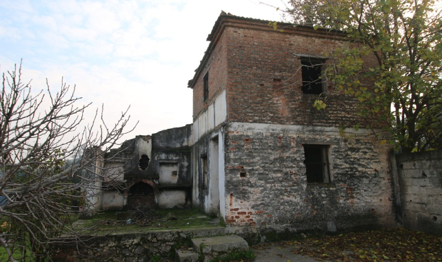 TURGUTLU'NUN KULE EVLERİ