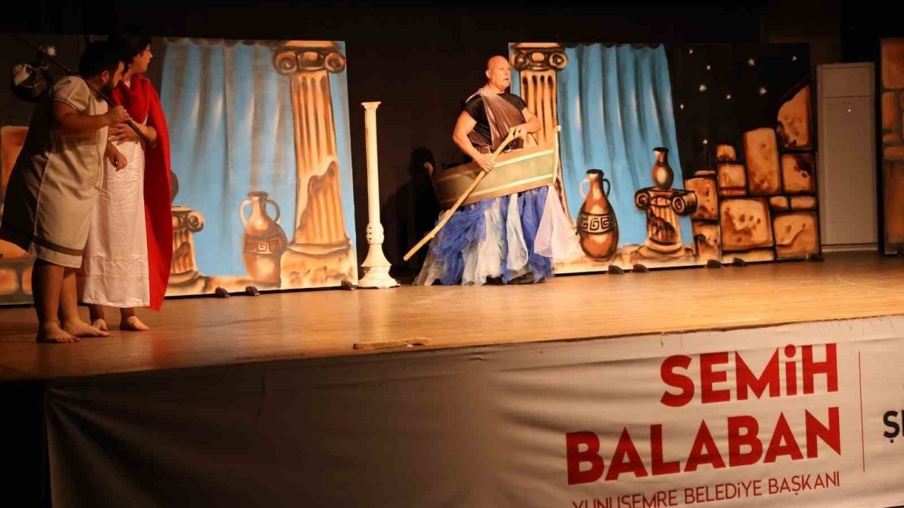 "Hades’e Yolculuk" tiyatro severlerle buluştu