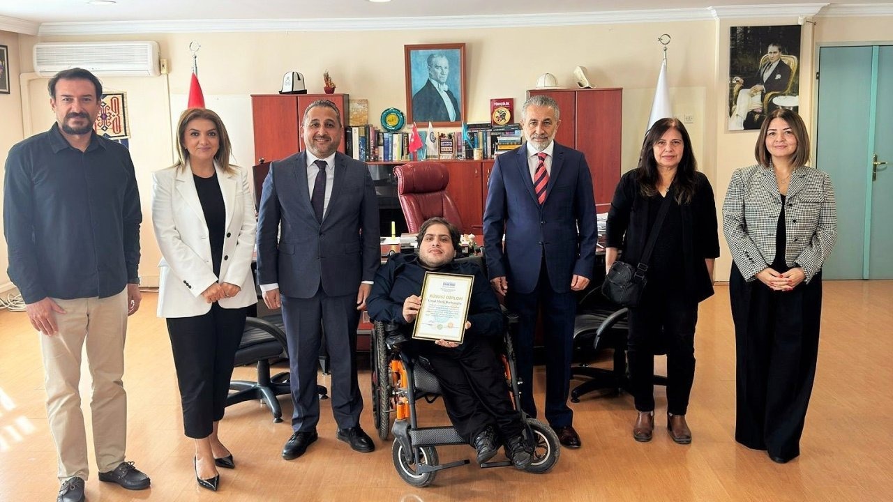 İZAZDER, Türk Dünyası Makale Yarışmasında İzmir’e 3 ödül kazandırdı