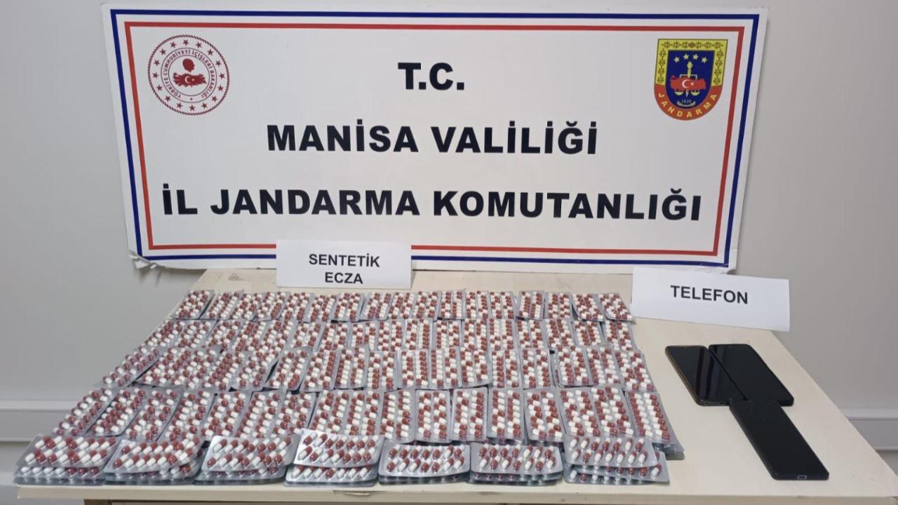 Jandarmadan operasyon: 2 bin 671 Sentetik Ecza Ele Geçirildi