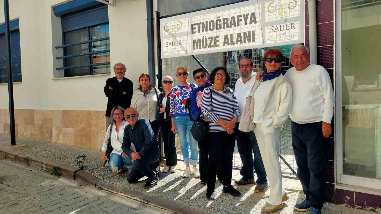 Manisa Lisesi mezunlarından 'SADER' Müzesine ziyaret