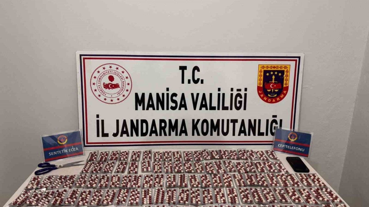 Manisa’da motosikletli şüpheliden ele geçirildi: Bin 622 adet!