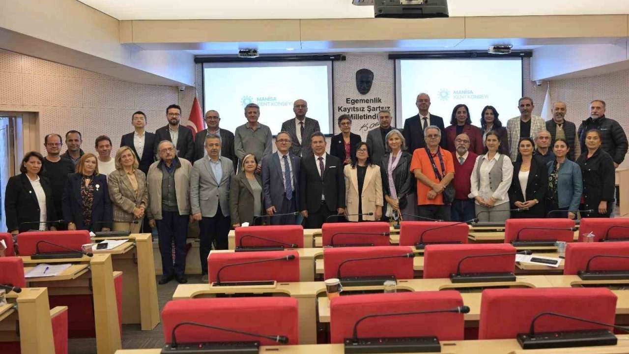 Manisalı Bayraktar’dan ’Tüm ilçelere kent konseyi kurulsun’ çağrısı